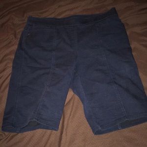 Nice mid thigh shorts